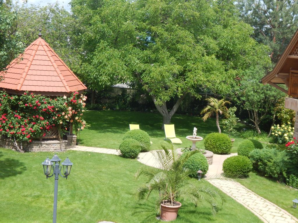 Palazzo Wellness Villa Eger Exterior photo