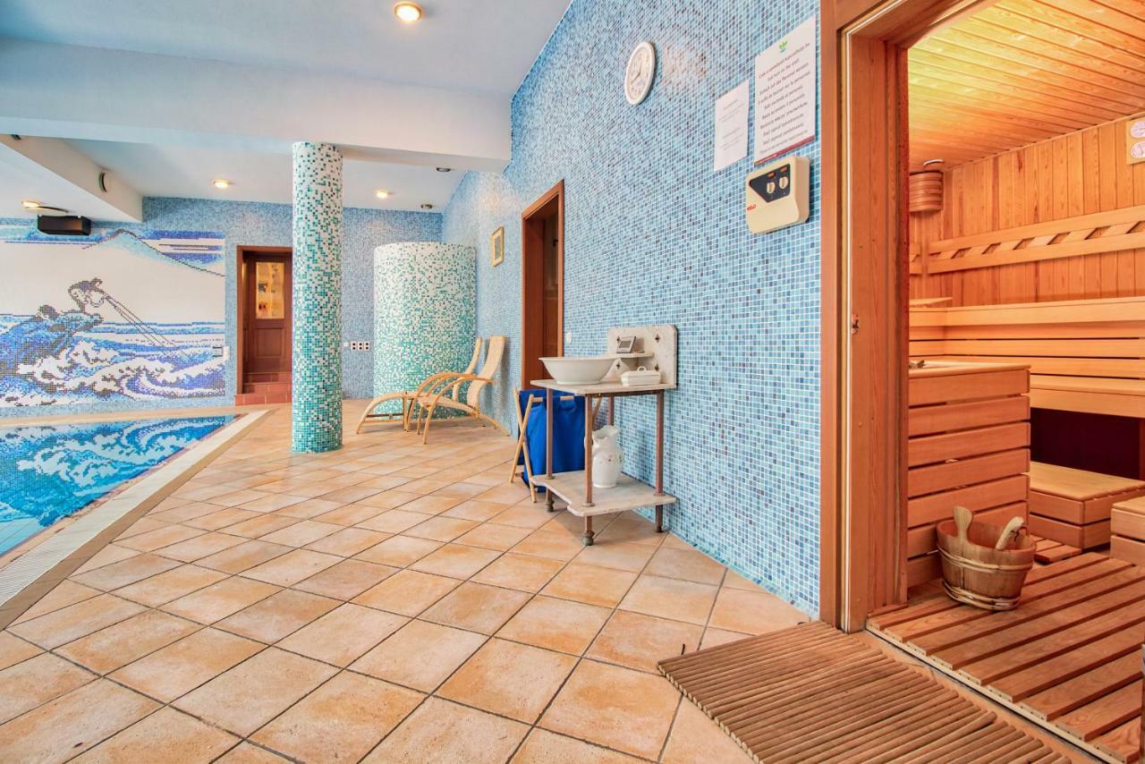 Palazzo Wellness Villa Eger Exterior photo